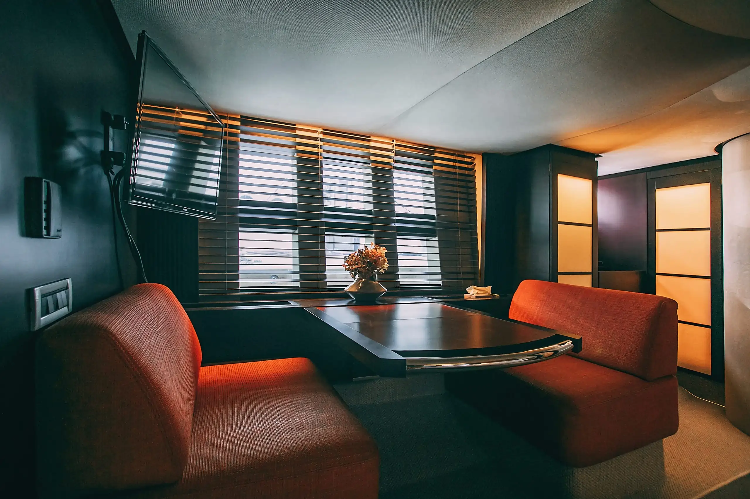 Аренда яхты AZIMUT 62 image- 7